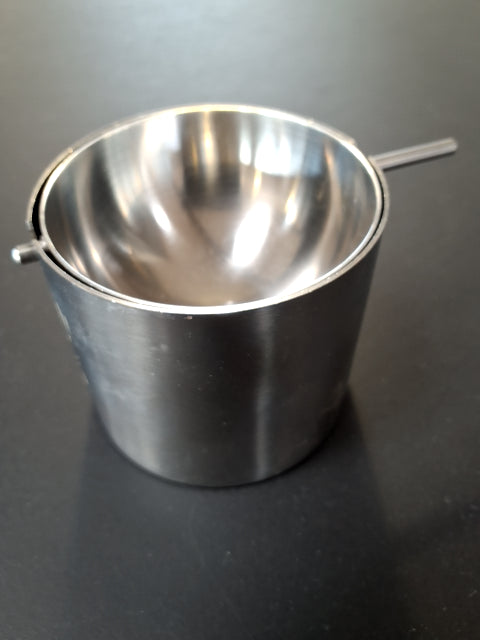 Stelton lille askebæger med vippelåg